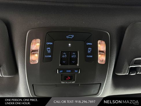Used 2024 Toyota Sienna Platinum FWD image 34