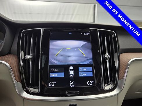 Used 2022 Volvo S60 B5 Momentum image 29