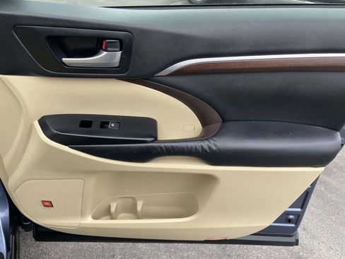 Used 2016 Toyota Highlander Limited image 49