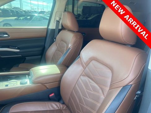Certified 2024 Nissan Pathfinder Platinum image 8