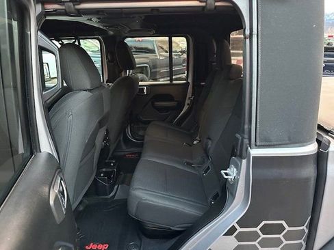 Used 2020 Jeep Gladiator Sport w/ Advanced Safety Group image 9