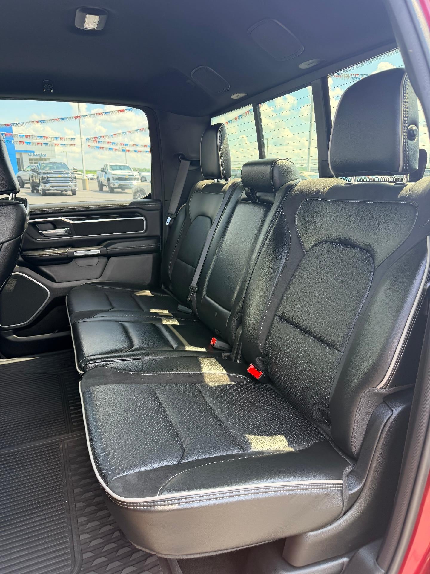 Used 2022 RAM 1500 Laramie AWD/4WD image 10