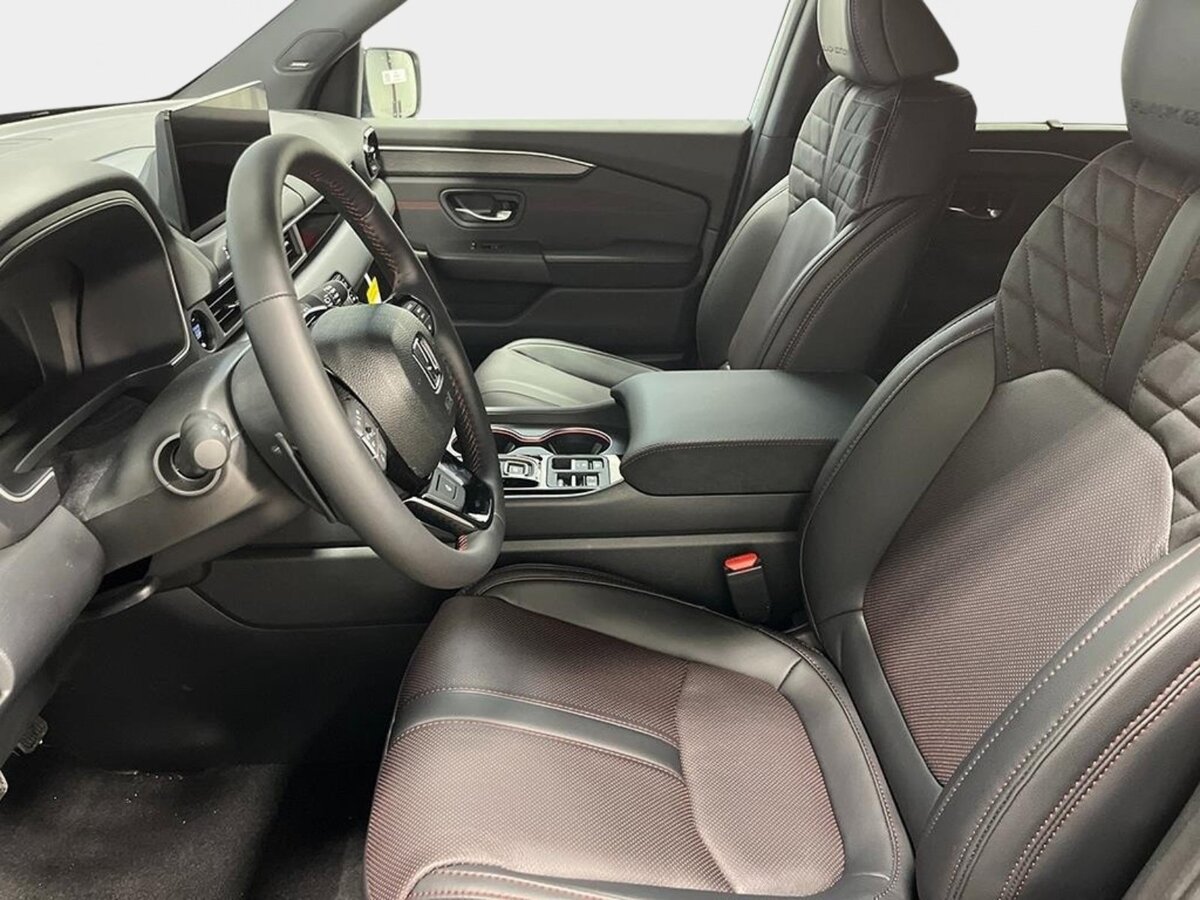 New 2026 Honda Pilot Black Edition image 9