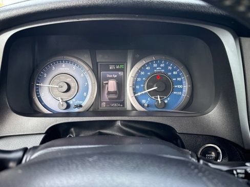 Used 2019 Toyota Sienna Limited Premium FWD image 10