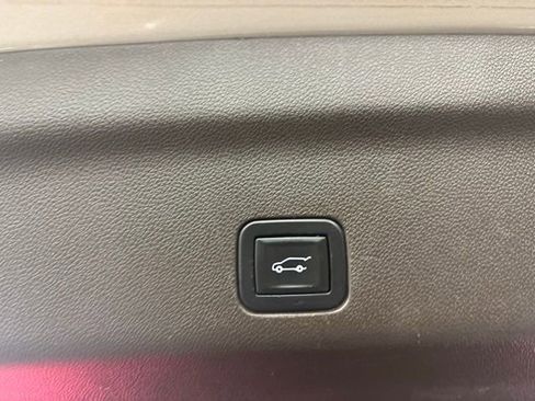 Used 2021 Cadillac Escalade Sport RWD image 46