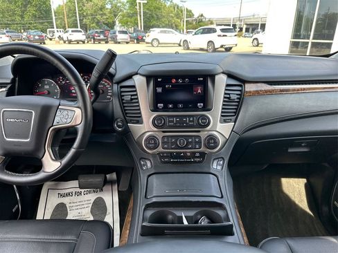 Used 2015 GMC Yukon XL Denali w/ Touring Package AWD/4WD image 14