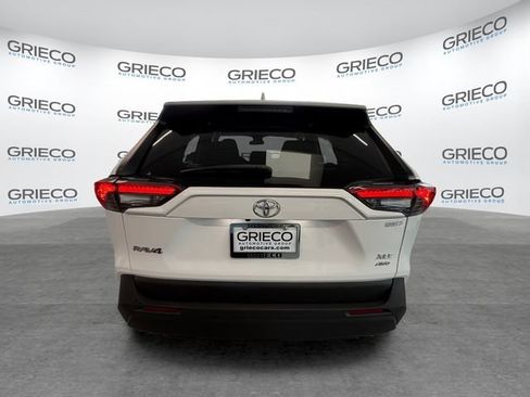 Used 2023 Toyota RAV4 XLE AWD/4WD image 9