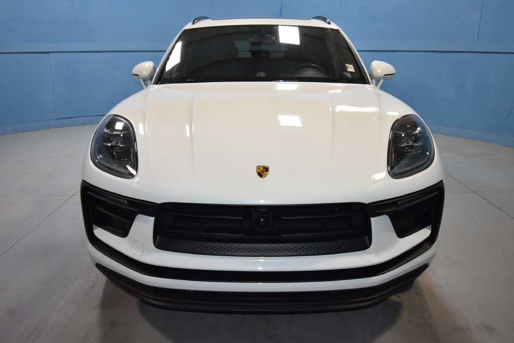Certified 2026 Porsche Macan AWD/4WD image 25