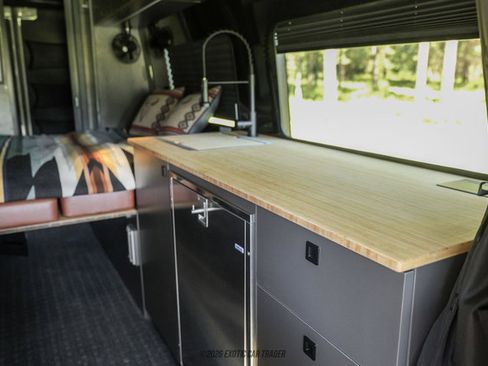 Used 2024 Mercedes-Benz Sprinter 2500 image 40