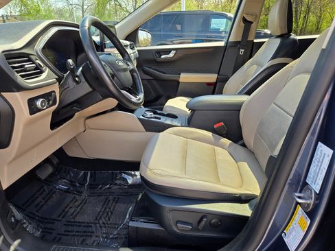 Used 2020 Ford Escape Titanium w/ Titanium Premium Package 2.0 image 23
