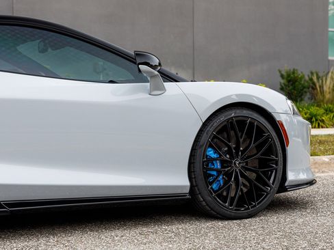 Used 2023 McLaren GT image 30