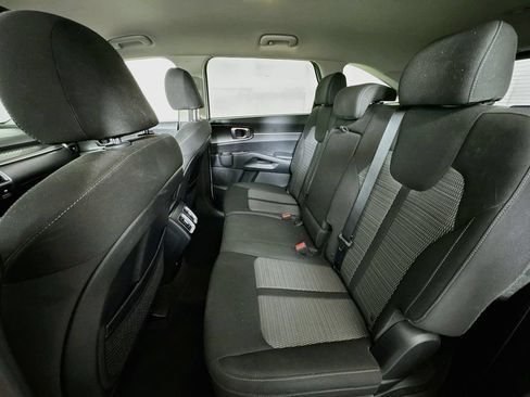 Used 2023 Kia Sorento LX FWD image 22