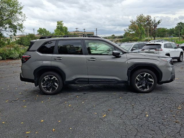 Used 2025 Subaru Forester Limited AWD/4WD image 10