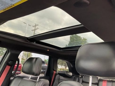 Used 2017 Jeep Grand Cherokee SRT AWD/4WD image 9