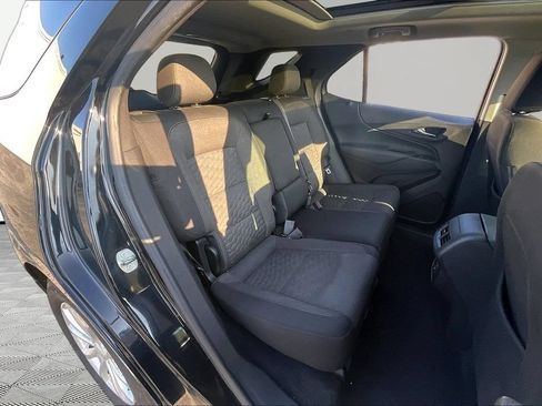 Used 2021 Chevrolet Equinox LT FWD image 28