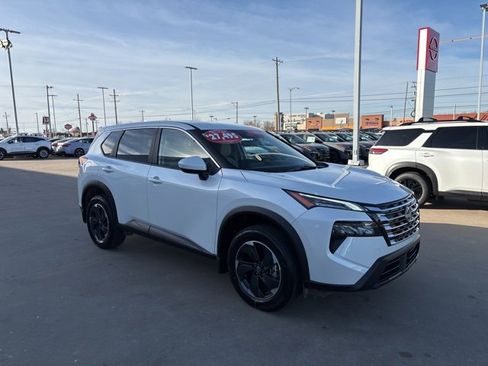 Certified 2025 Nissan Rogue SV image 2