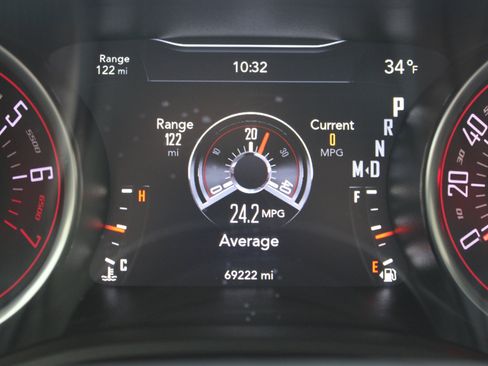 Used 2019 Dodge Challenger SXT image 21