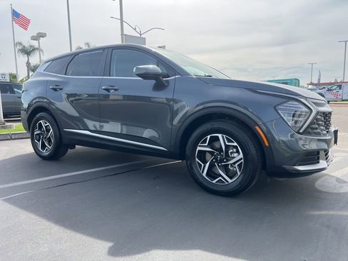 Used 2025 Kia Sportage LX image 6