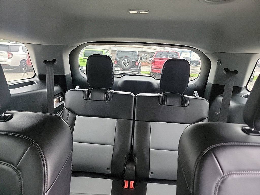 Used 2024 Ford Explorer XLT w/ Equipment Group 202A AWD/4WD image 24