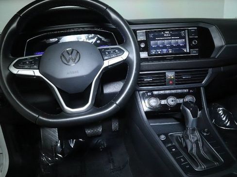 Used 2023 Volkswagen Jetta SE w/ Panoramic Sunroof Package FWD image 28