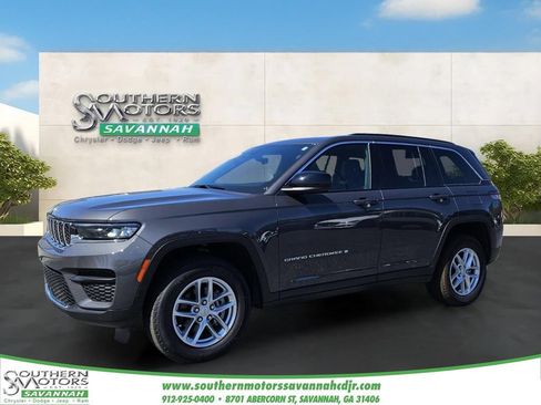 Used 2025 Jeep Grand Cherokee Laredo X AWD/4WD image 1