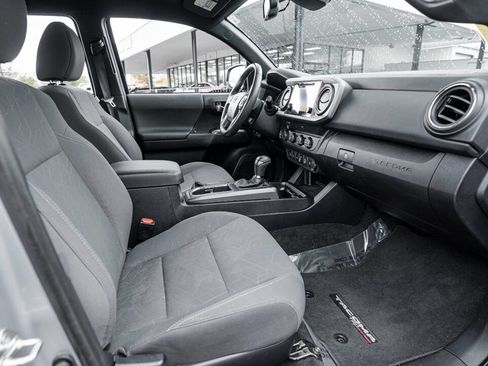 Used 2019 Toyota Tacoma TRD Off-Road image 19