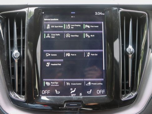 Used 2018 Volvo XC60 T5 R-Design w/ Convenience Package AWD/4WD image 38
