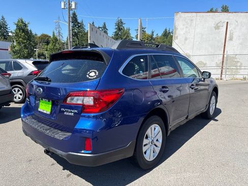 Used 2017 Subaru Outback 2.5i Premium AWD/4WD image 3