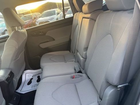 Certified 2023 Toyota Highlander L image 9