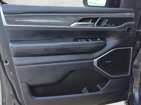Used 2022 Jeep Wagoneer Series II RWD image 8
