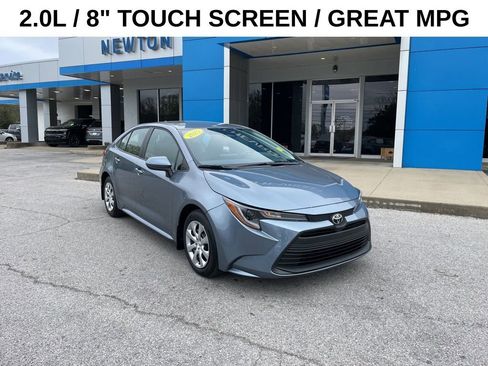 Used 2025 Toyota Corolla LE image 1