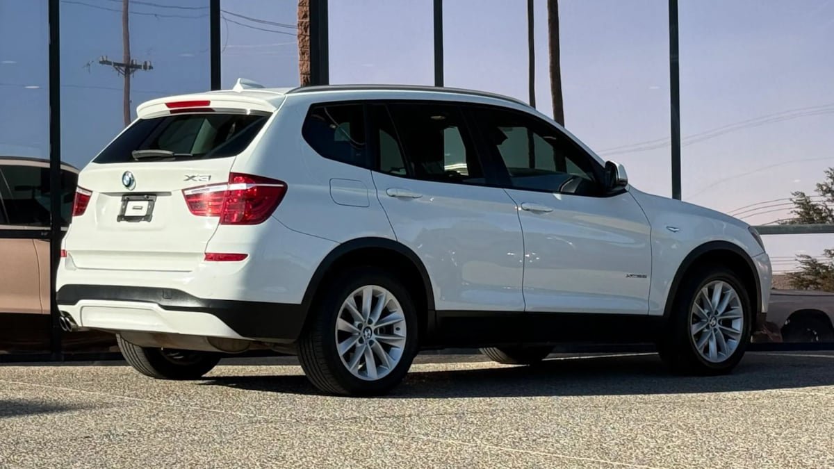Used 2017 BMW X3 xDrive28i AWD/4WD image 12