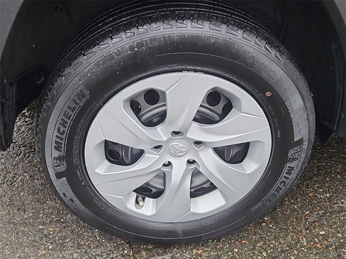 Used 2023 Toyota RAV4 LE image 8