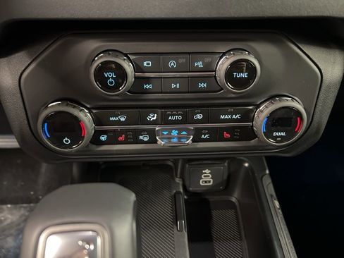 New 2026 Ford Bronco Outer Banks image 13