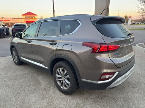 Used 2019 Hyundai Santa Fe SE image 7
