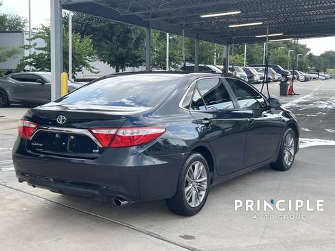 Used 2016 Toyota Camry SE FWD image 11