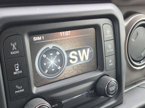Used 2018 Jeep Wrangler Sport AWD/4WD image 27