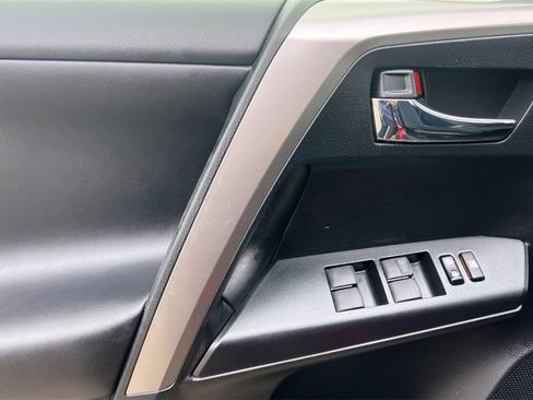 Certified 2017 Toyota RAV4 XLE w/ Carpet Mat Package image 13