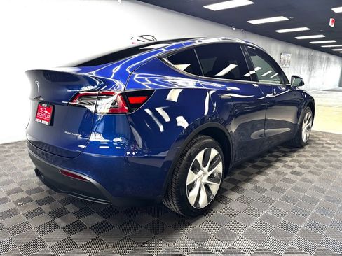 Used 2022 Tesla Model Y Long Range image 14