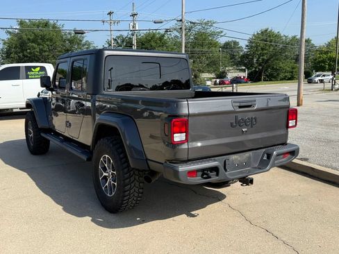 Used 2024 Jeep Gladiator Sport AWD/4WD image 9
