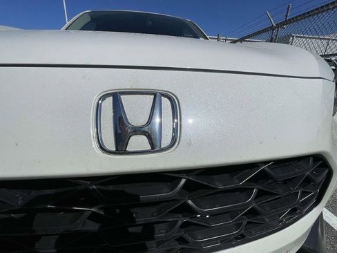 Used 2024 Honda HR-V LX image 3