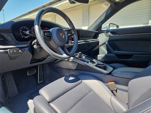 Certified 2025 Porsche 911 Carrera image 4