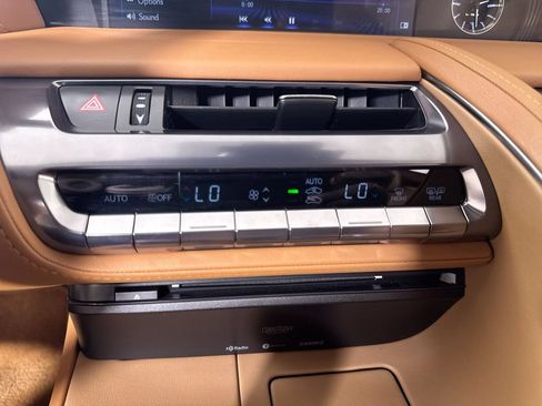 Used 2018 Lexus LC 500 Coupe w/ Touring Package RWD image 19