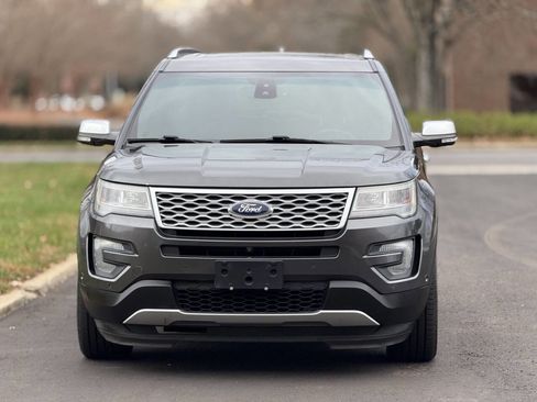 Used 2016 Ford Explorer Platinum image 4