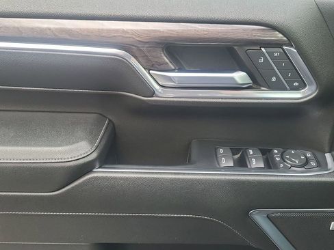 Used 2024 Chevrolet Silverado 2500 LTZ w/ LTZ Convenience Package image 28