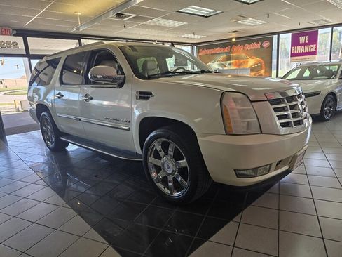 Used 2008 Cadillac Escalade ESV AWD image 3