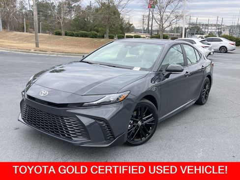 Certified 2025 Toyota Camry SE image 1