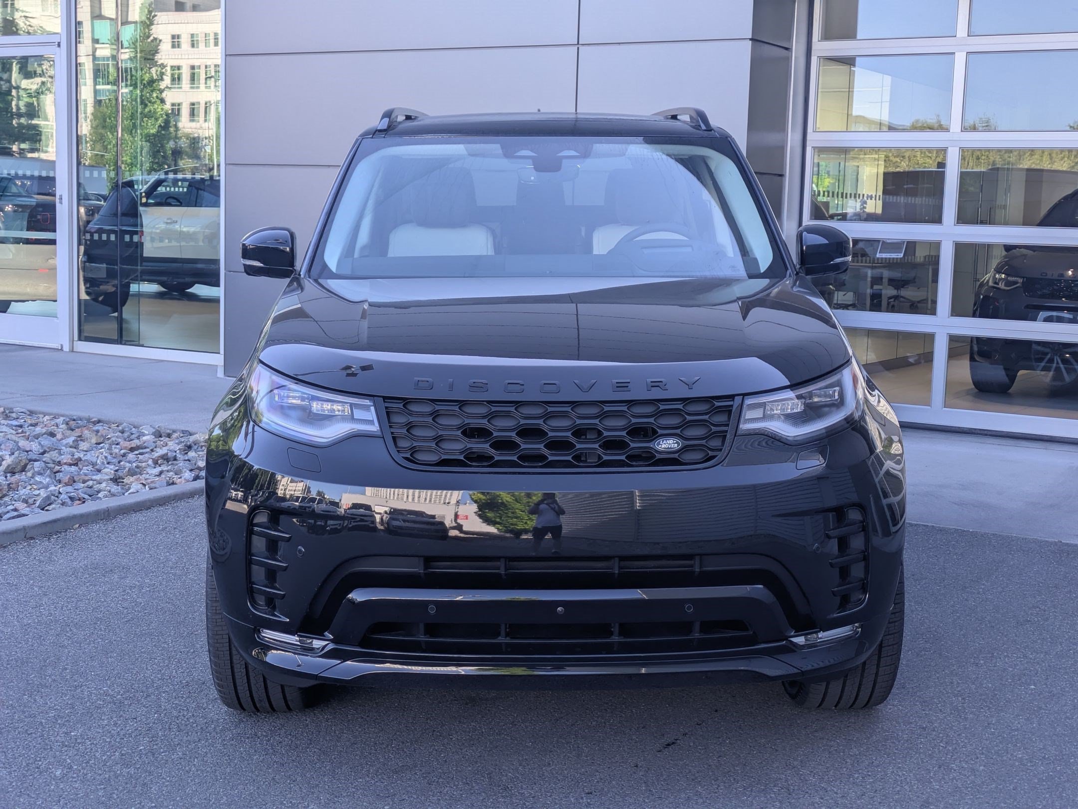 New 2026 Land Rover Discovery Dynamic SE AWD/4WD image 2