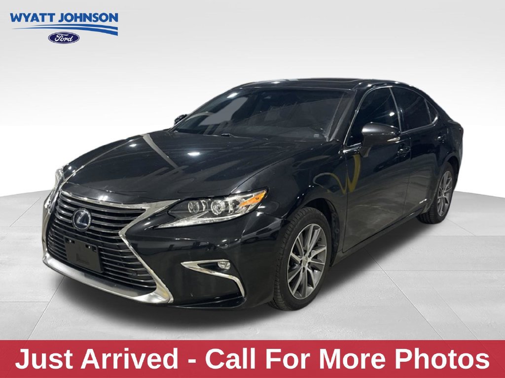 Used 2016 Lexus ES 300h w/ Luxury Package w/Wood Trim FWD 360° Tour