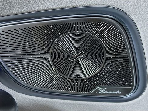Used 2025 Mercedes-Benz GLC 300 4MATIC image 19